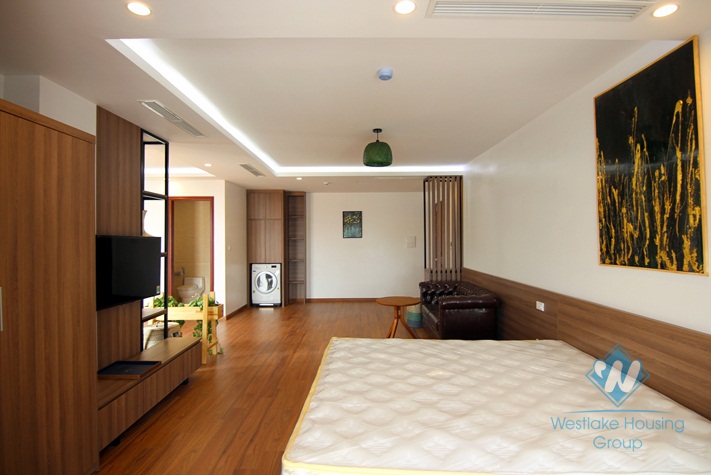 Big and clean studio apartment for rent in quite area, Tay Ho, Ha Noi